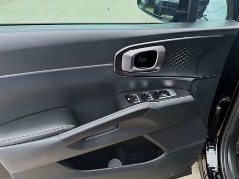 Used 2024 Kia Sorento S FWD image 14