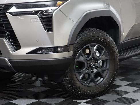 Used 2025 Lexus GX 550 image 3