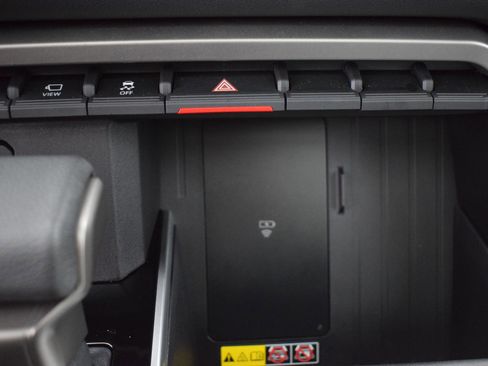 Used 2025 Toyota Sequoia Limited image 26