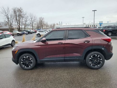 Used 2022 Chevrolet TrailBlazer LT w/ LPO, Blackout Package image 6
