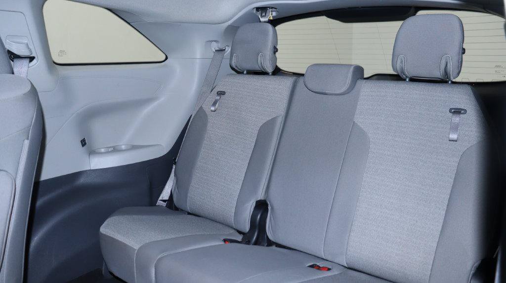 Used 2024 Toyota Sienna LE AWD/4WD image 26
