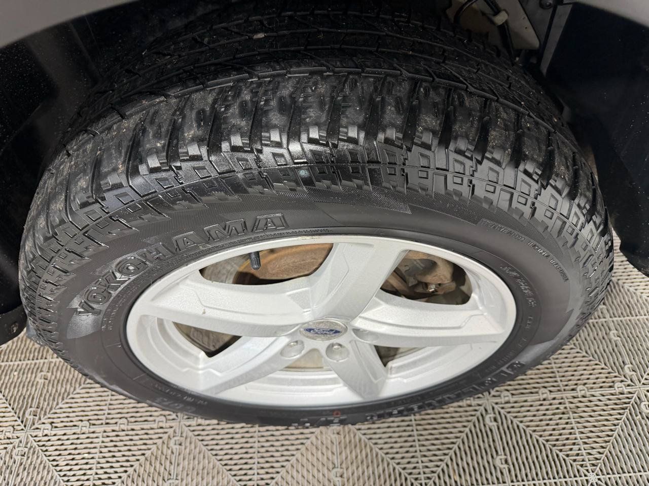 Used 2016 Ford Explorer XLT w/ Equipment Group 202A AWD/4WD image 11