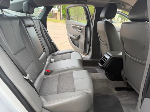 Used 2019 Chevrolet Impala LT image 25