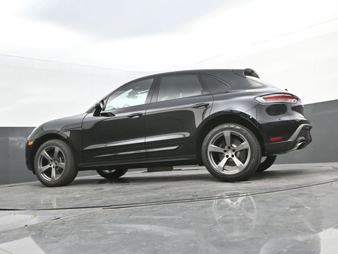 New 2025 Porsche Macan image 31