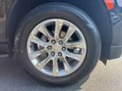 Used 2024 Chevrolet Tahoe Premier RWD image 38