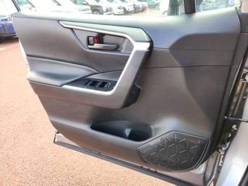 Used 2021 Toyota RAV4 LE image 24