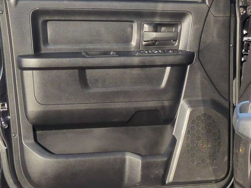 Used 2024 RAM 3500 Tradesman w/ Chrome Appearance Group AWD/4WD image 21