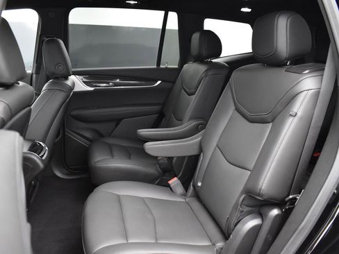 Used 2023 Cadillac XT6 Sport w/ Technology Package image 27