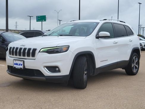 Used 2019 Jeep Cherokee Limited FWD image 2