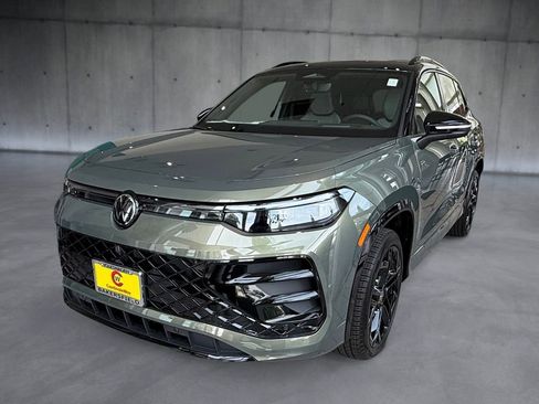 New 2026 Volkswagen Tiguan SE R-Line AWD/4WD image 1