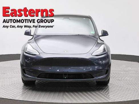 Used 2024 Tesla Model Y Long Range AWD/4WD image 2