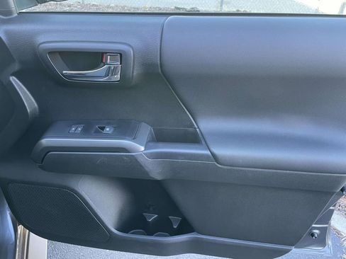 Used 2023 Toyota Tacoma TRD Sport image 45