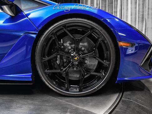 Used 2025 Lamborghini Revuelto image 51