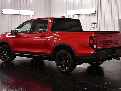 Used 2025 Honda Ridgeline Black Edition image 5