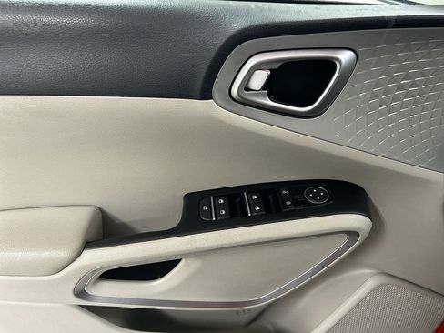 Used 2021 Kia Soul LX image 13