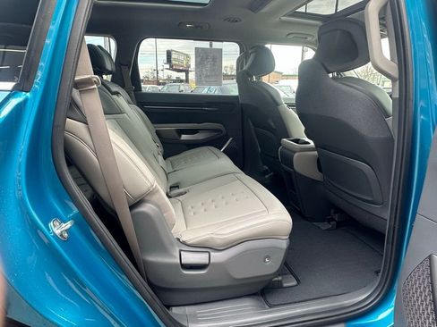 Used 2025 Kia EV9 Wind image 21