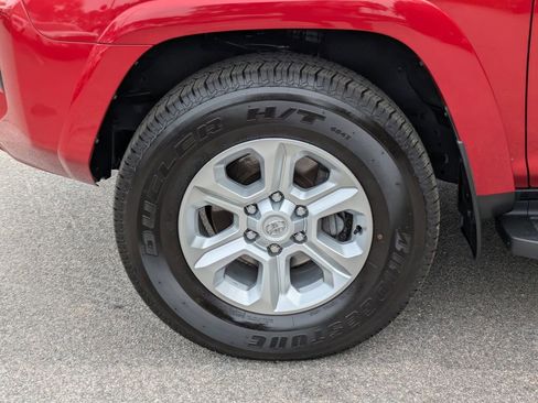 Used 2024 Toyota 4Runner SR5 AWD/4WD image 12