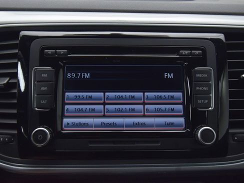 Used 2014 Volkswagen Beetle TDI image 13