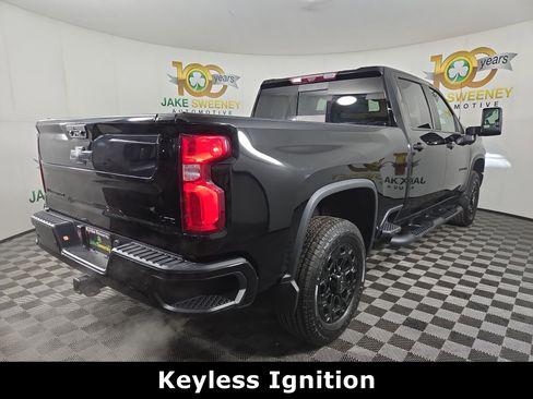 Certified 2022 Chevrolet Silverado 2500 LTZ w/ LTZ Plus Package image 9