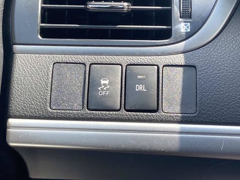 Used 2012 Toyota Camry SE w/ Leather Pkg FWD image 22