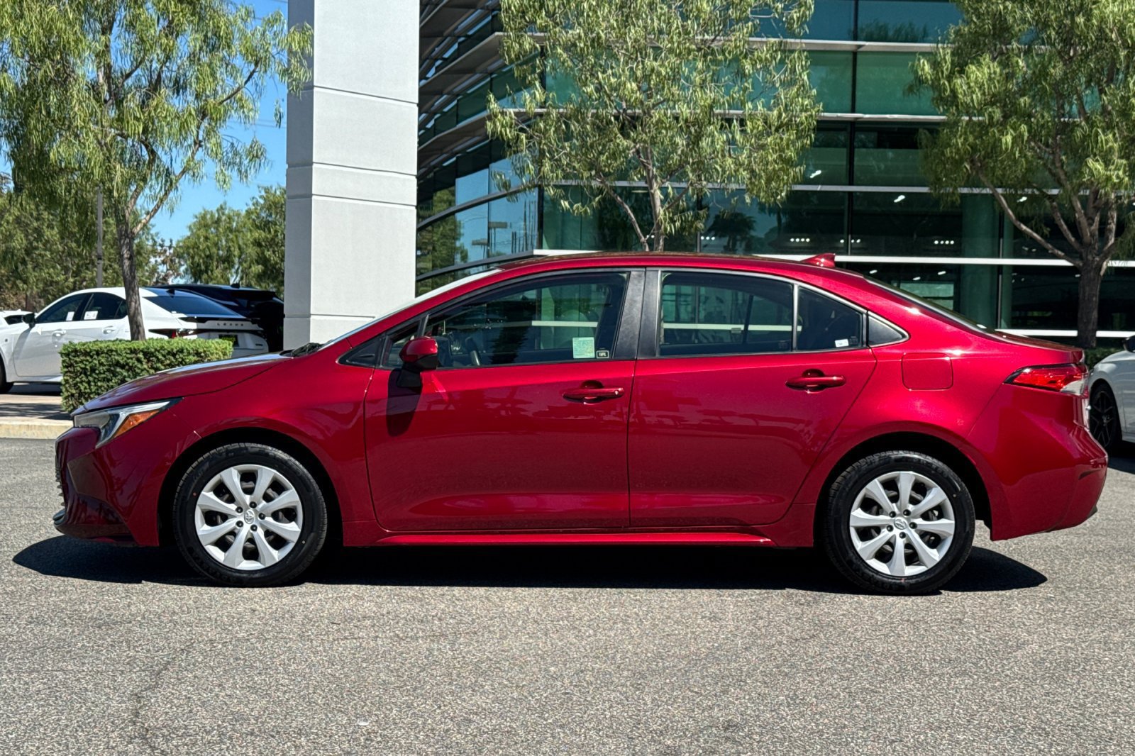 Used 2023 Toyota Corolla LE w/ Carpet Mat Package (TMS) FWD image 7