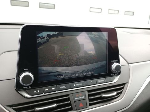 New 2025 Nissan Altima 2.5 SR image 18