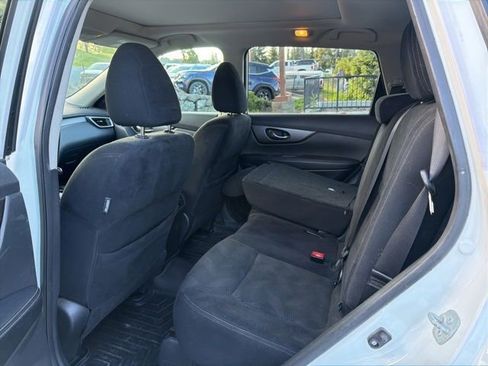Used 2016 Nissan Rogue SV w/ SV Premium Package AWD/4WD image 9