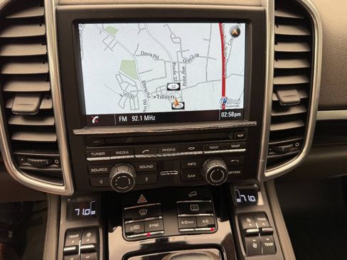 Used 2016 Porsche Cayenne Diesel AWD/4WD image 23