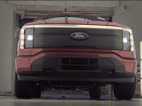 Used 2024 Ford F150 Lightning XLT image 3