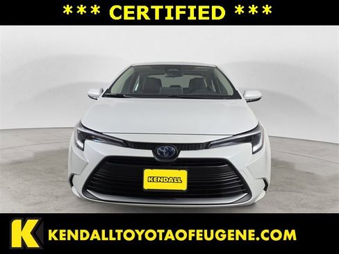 Certified 2025 Toyota Corolla XLE image 8
