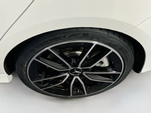 Used 2025 Mercedes-Benz CLA 35 AMG 4MATIC image 32