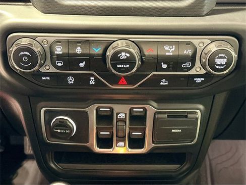 Used 2023 Jeep Gladiator Sport image 16