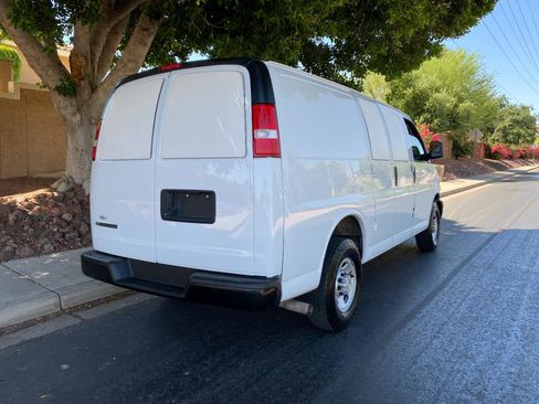 Used 2021 Chevrolet Express 2500 w/ Driver Convenience Package RWD image 4