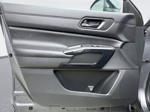 Used 2024 Nissan Pathfinder S w/ Cargo Package image 9