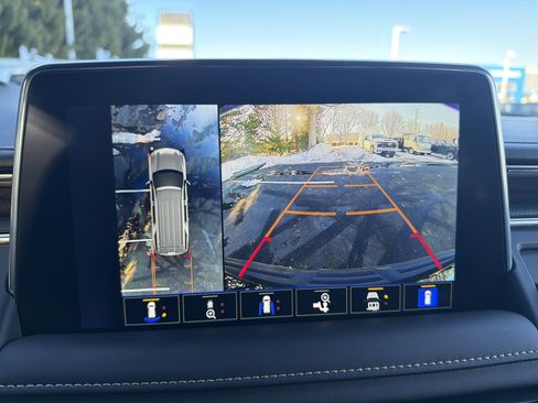 Used 2024 Chevrolet Tahoe Premier w/ Premium Package image 25