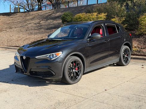 Used 2019 Alfa Romeo Stelvio Ti w/ Nero Edizione image 7