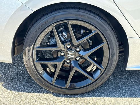 Used 2025 Honda Civic Sport image 17