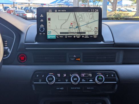 Used 2025 Honda Pilot Black Edition image 19