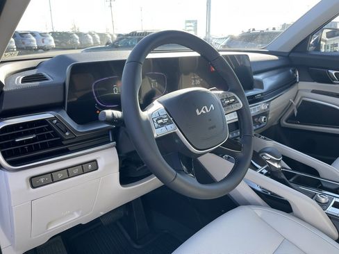 New 2025 Kia Telluride S image 9