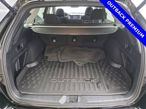 Used 2022 Subaru Outback Premium image 16