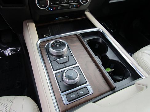 Used 2019 Ford Expedition Max Platinum image 24
