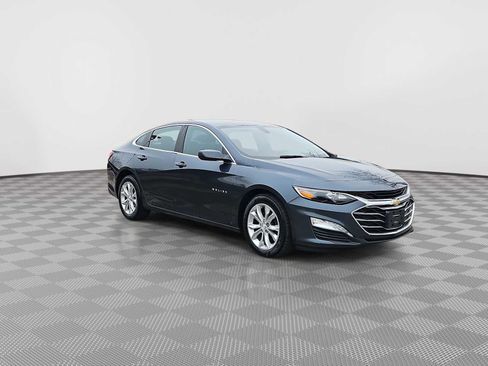 Used 2020 Chevrolet Malibu LT image 2