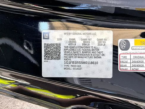 Used 2021 Chevrolet Camaro LT w/ RS Package image 16