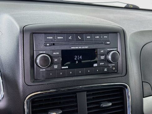 Used 2015 Dodge Grand Caravan SE w/ Quick Order Package 29E SE FWD image 5