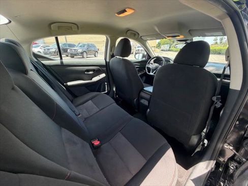Used 2025 Nissan Sentra SR FWD image 17