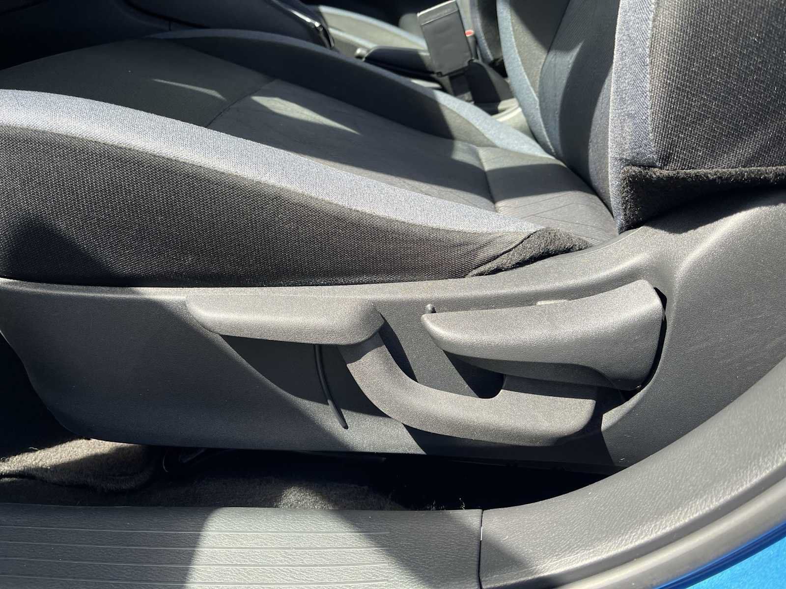 Used 2023 Nissan Versa SV FWD image 14