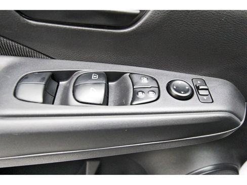 Certified 2025 Nissan Kicks Play S FWD image 19