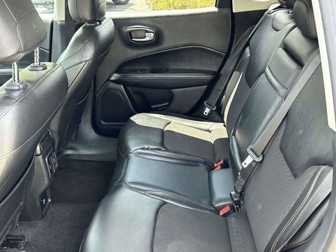 Used 2018 Jeep Compass Latitude AWD/4WD image 12