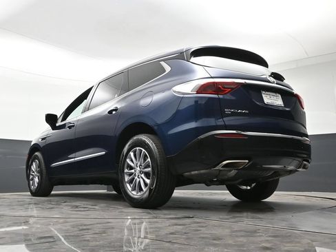 Used 2024 Buick Enclave Essence AWD/4WD image 28