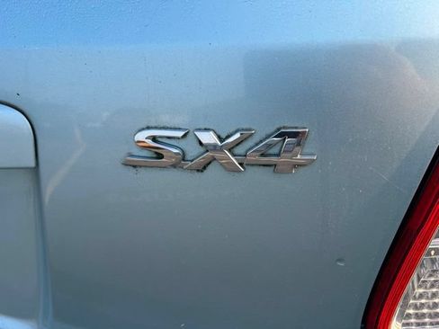 Used 2009 Suzuki SX4 AWD Hatchback w/ Touring Pkg image 7